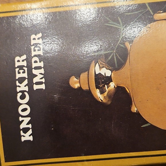 Hampton Gold Door Knocker - Picture 3 of 4